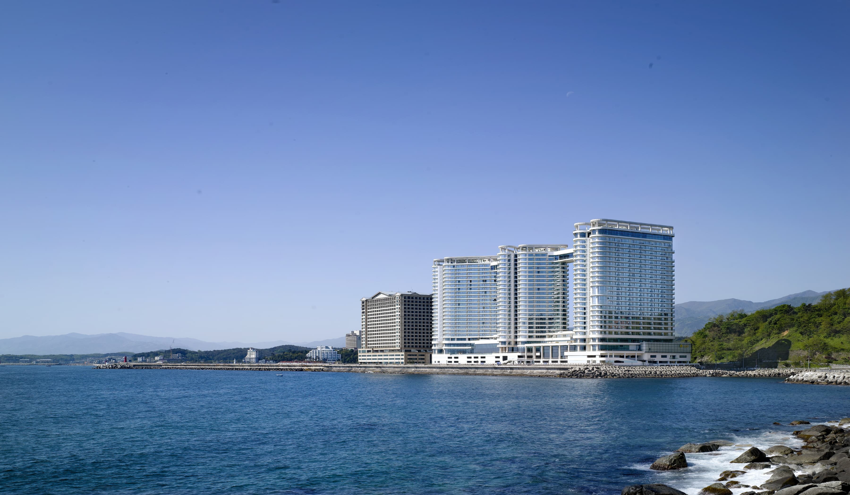 Cassia Sokcho Exterior.jpg